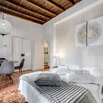 Campo Dei Fiori Royal Orchid Apartment